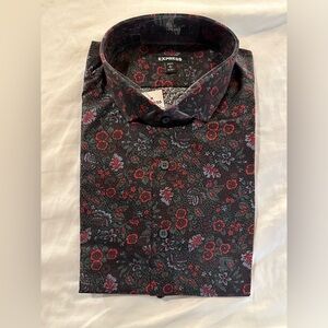 Men’s extra slim fit express dress shirt brand new with tags. Size large.